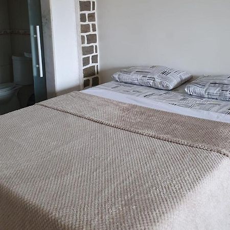 Guest House Flor De Laranjeira São Pedro da Aldeia Δωμάτιο φωτογραφία